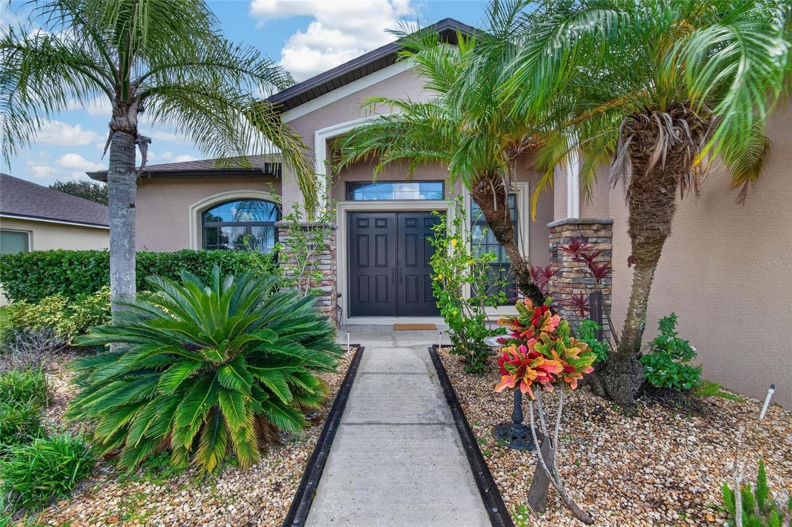 Single Family Residence at 302 STAR SHELL DR, APOLLO BEACH, photo 2 of 54