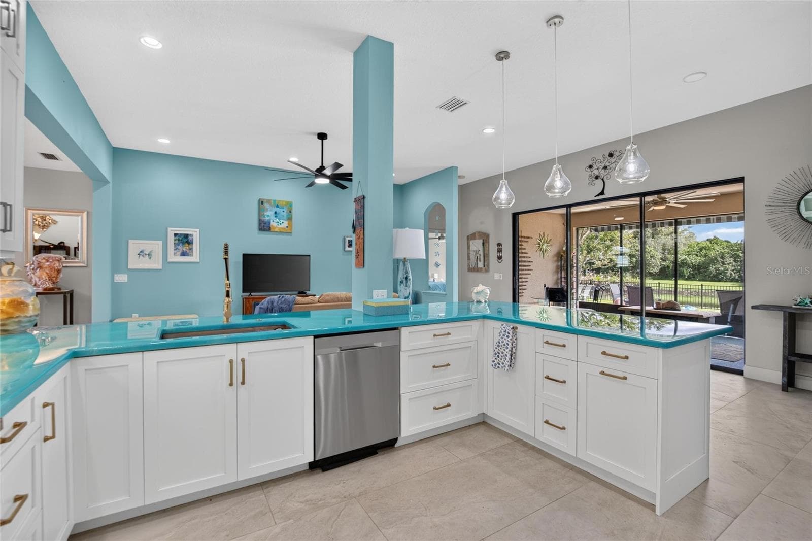 Single Family Residence at 302 STAR SHELL DR, APOLLO BEACH, photo 14 of 54