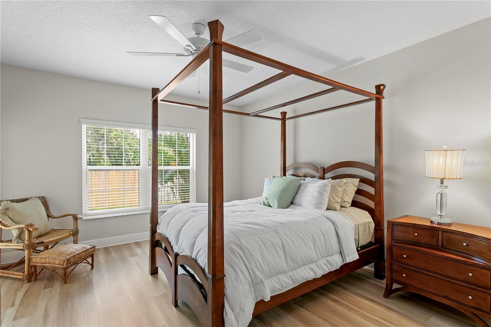 Lots of Natural Light - 11301 HARBOR WAY #1744, LARGO