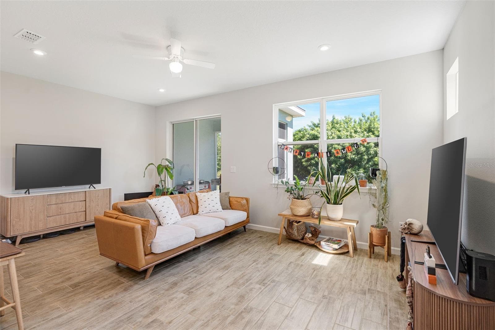 Townhouse at 11815 SKY ACRES TER, BRADENTON, photo 3 of 36