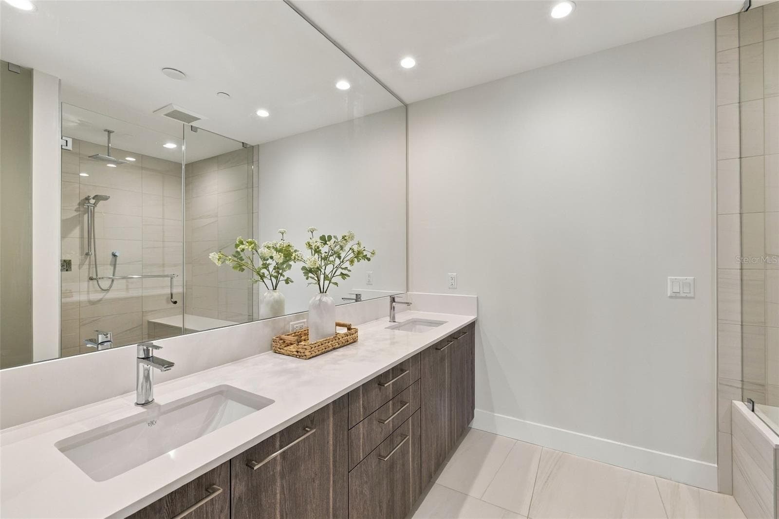 Primary bathroom - 275 1ST AVE S #3606, ST PETERSBURG