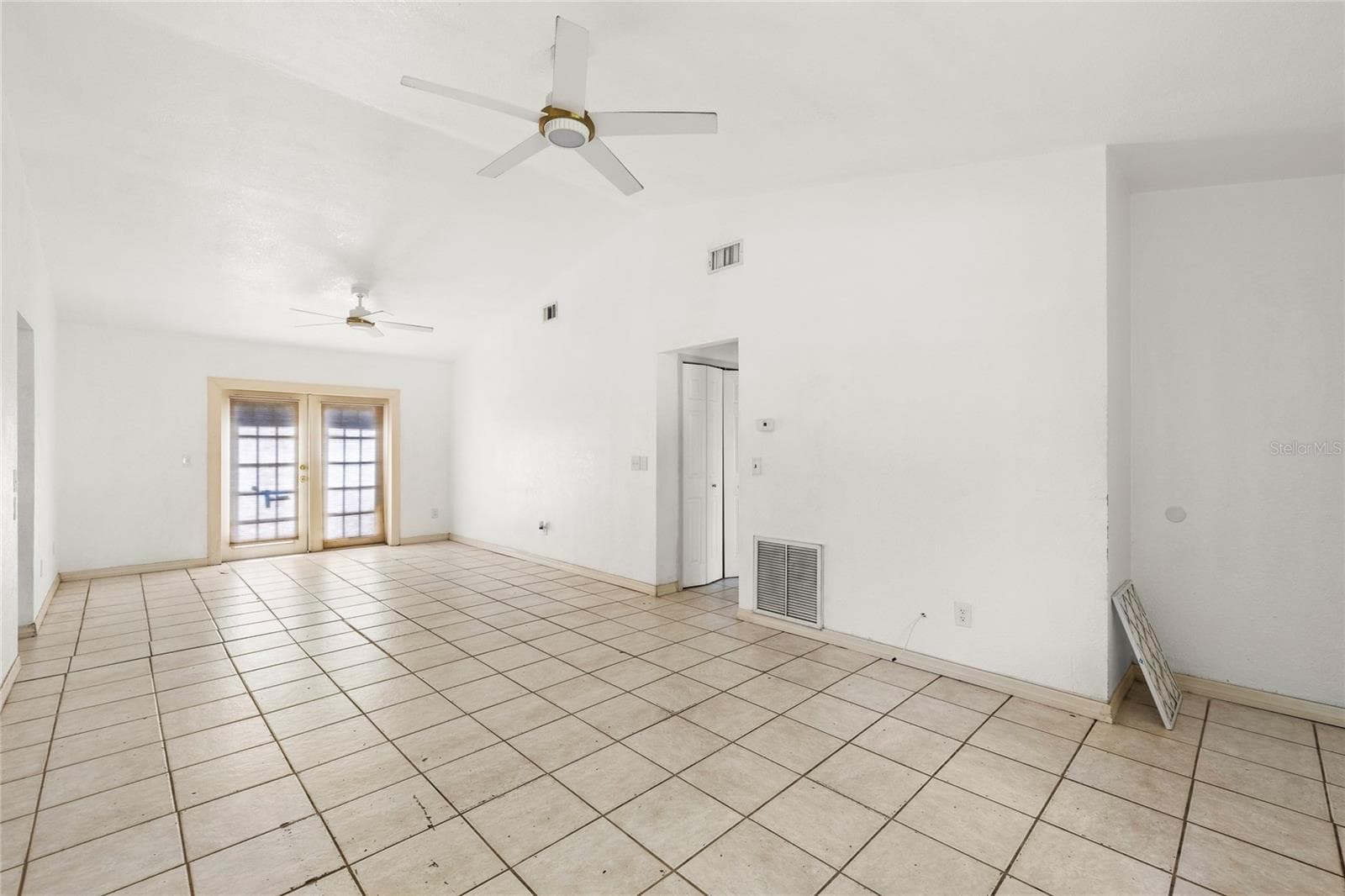 Single Family Residence at 7714 BAYBERRY CT, ORLANDO, photo 4 of 25