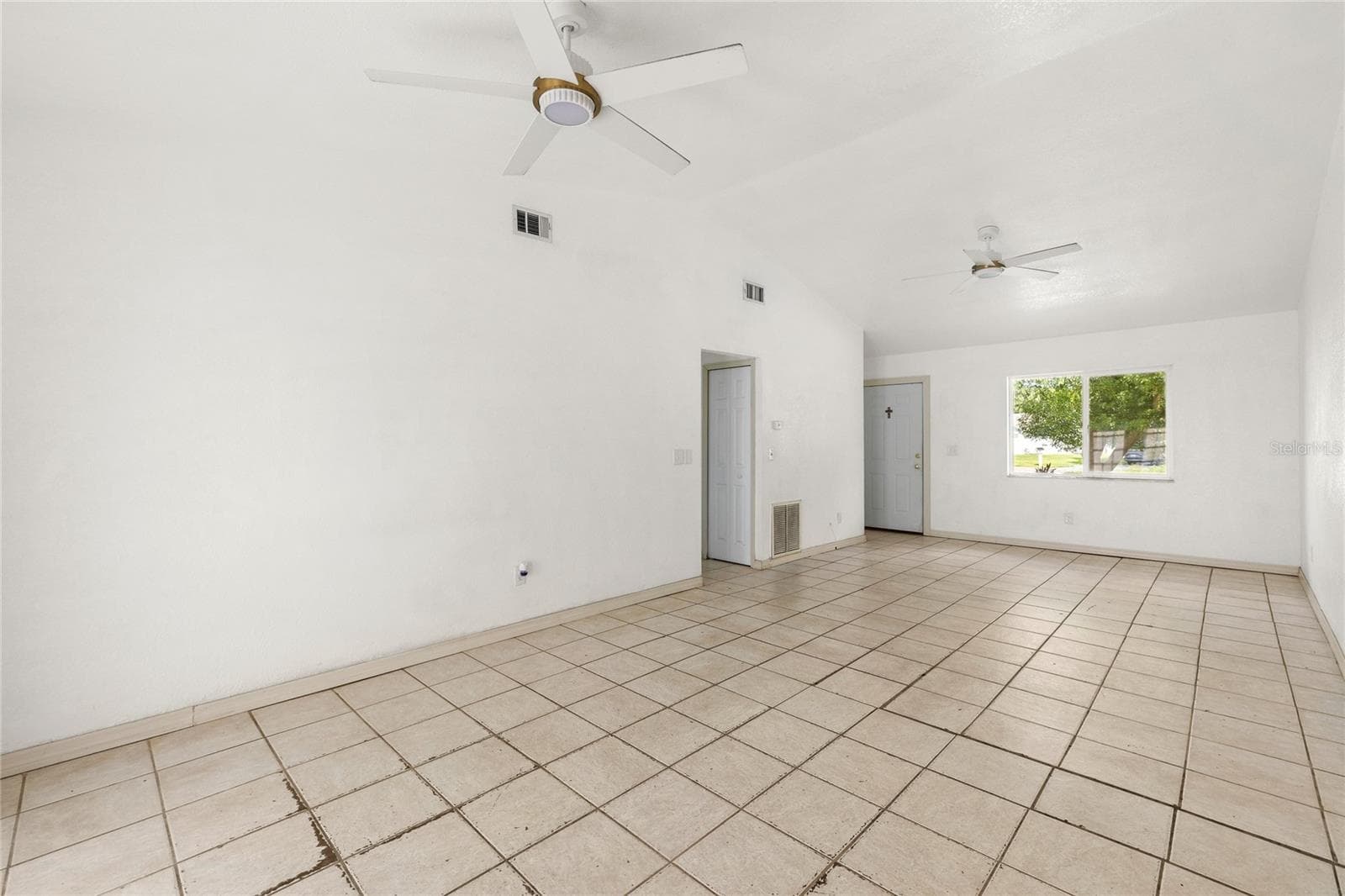 Single Family Residence at 7714 BAYBERRY CT, ORLANDO, photo 6 of 25
