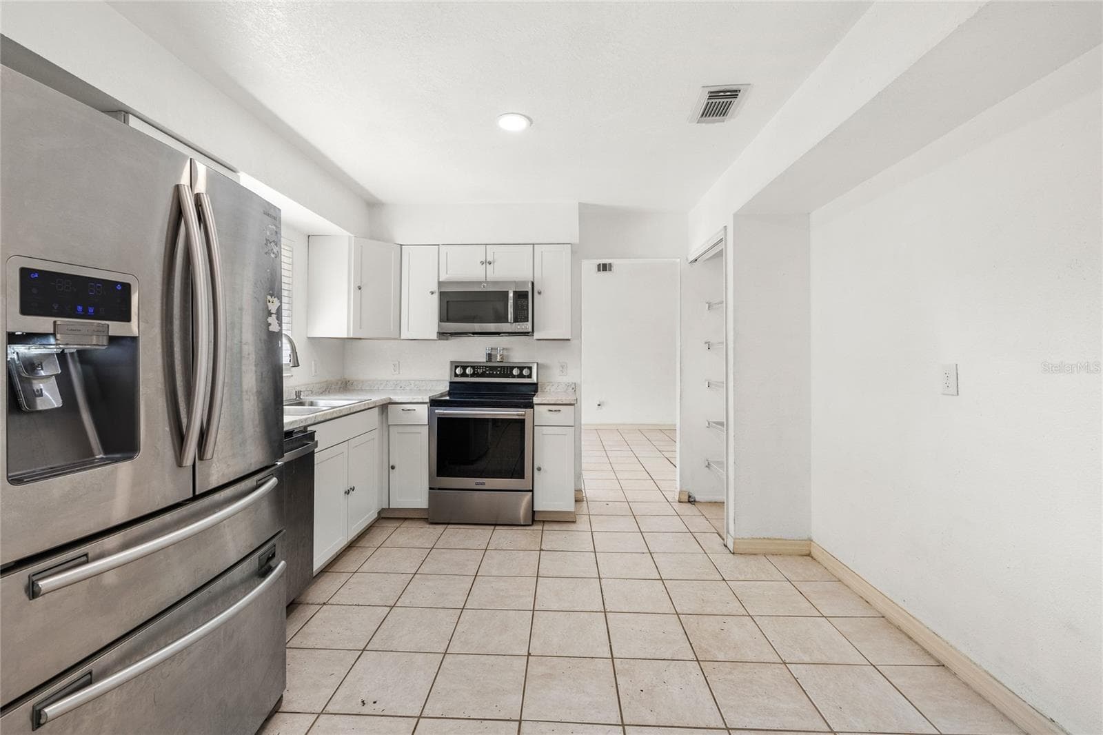 Single Family Residence at 7714 BAYBERRY CT, ORLANDO, photo 10 of 25