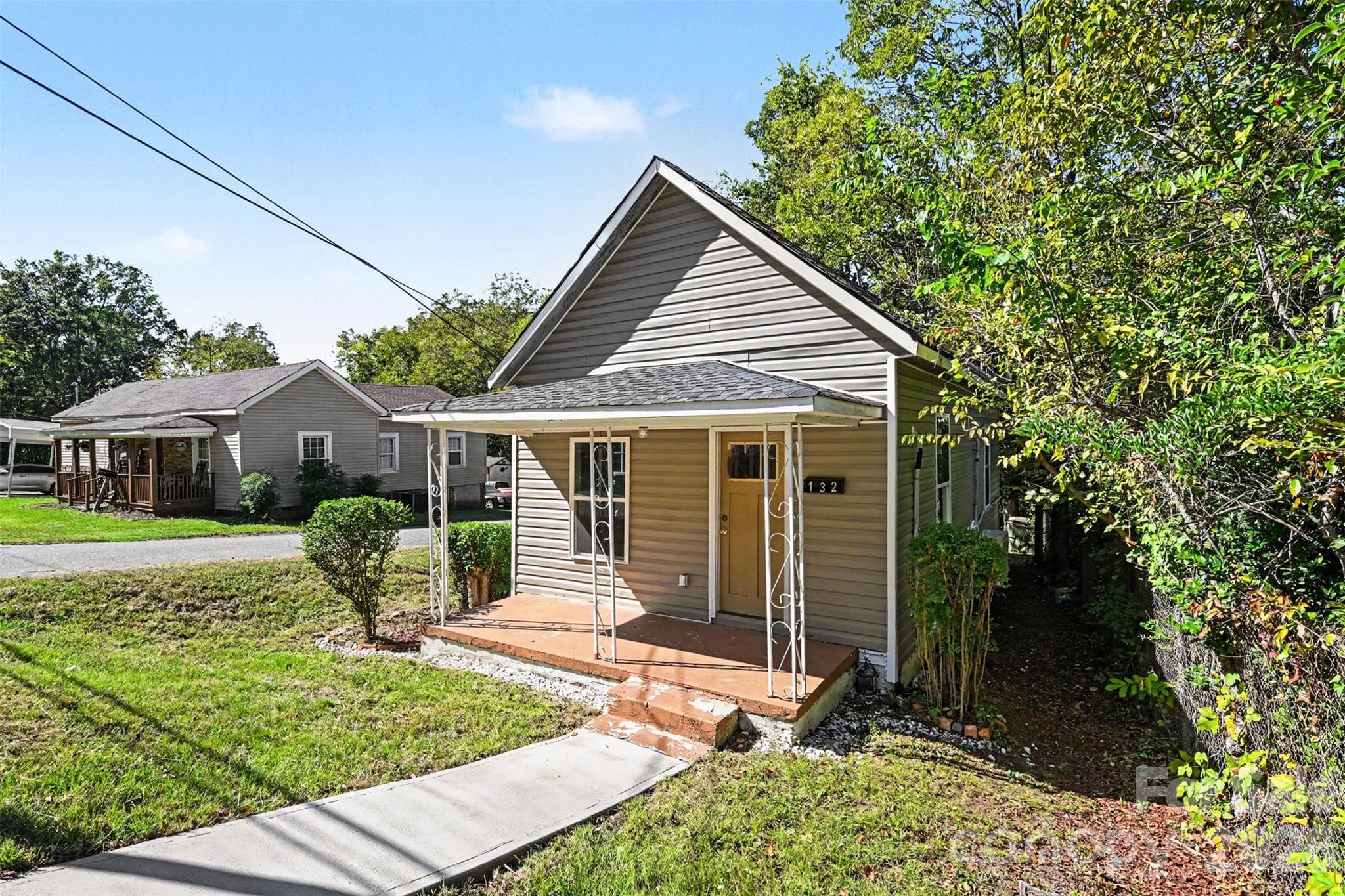 Single Family Residence at 132 Loomis Street, Chester, photo 5 of 31