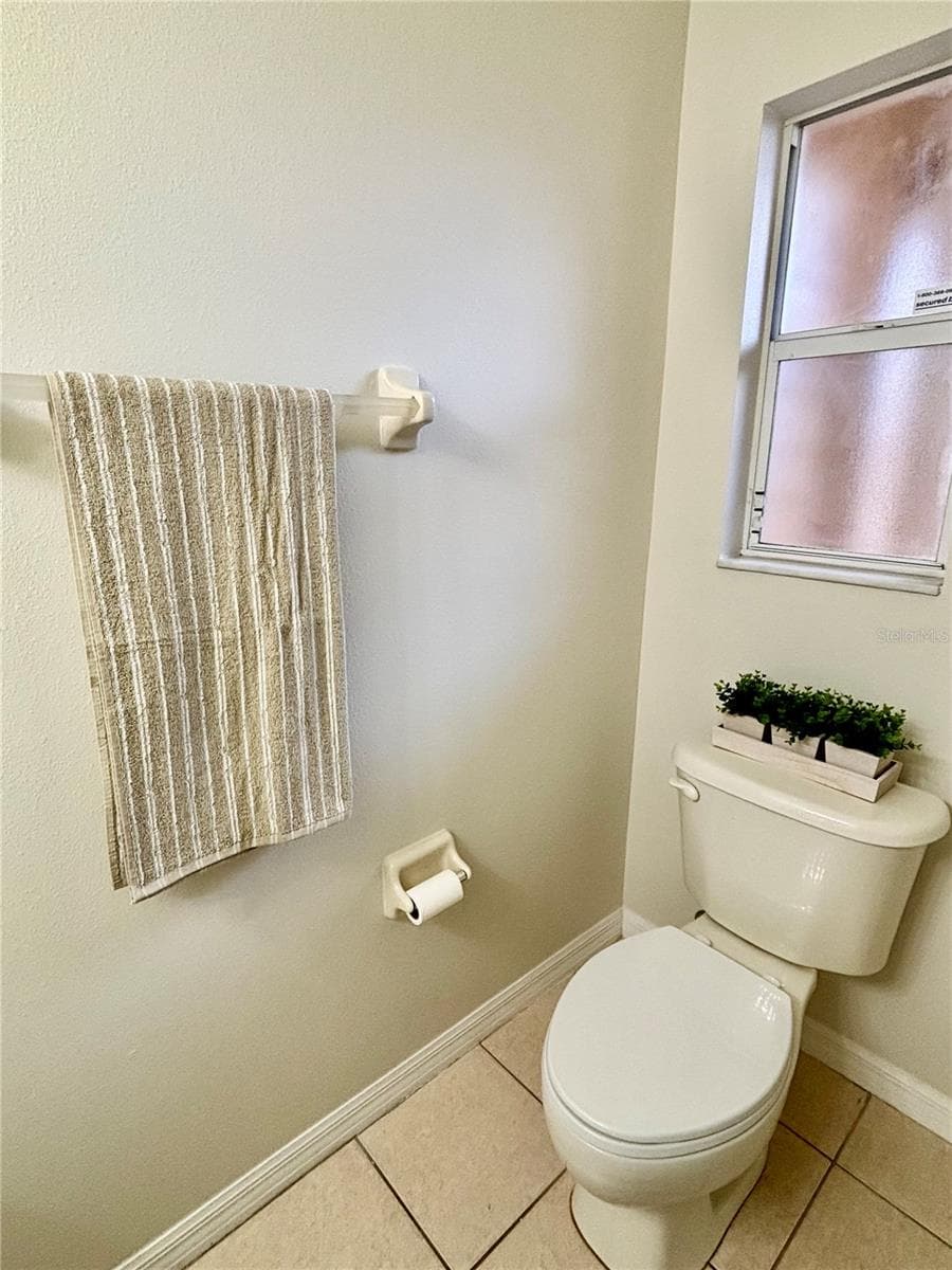 Powder Room - 20304 OAK KEY CT, TAMPA