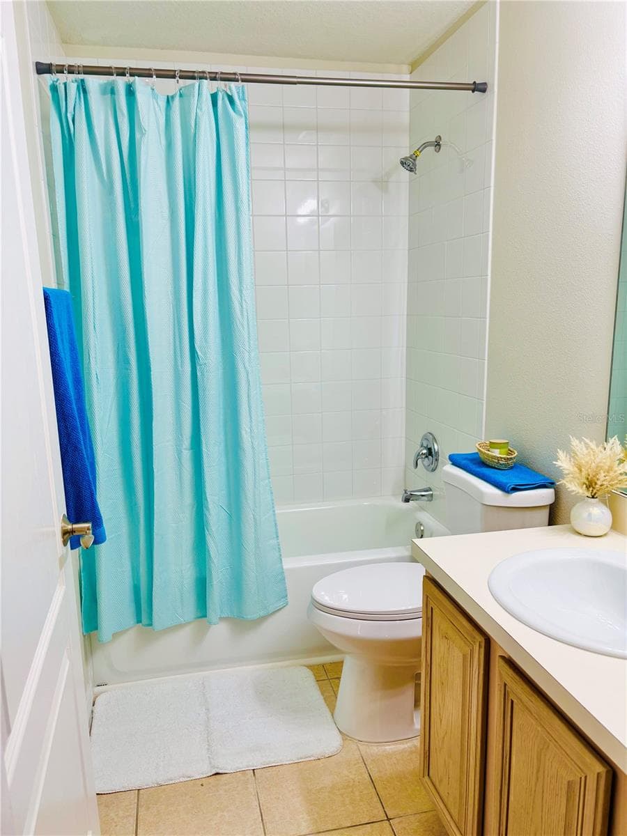 Second Bath - 20304 OAK KEY CT, TAMPA