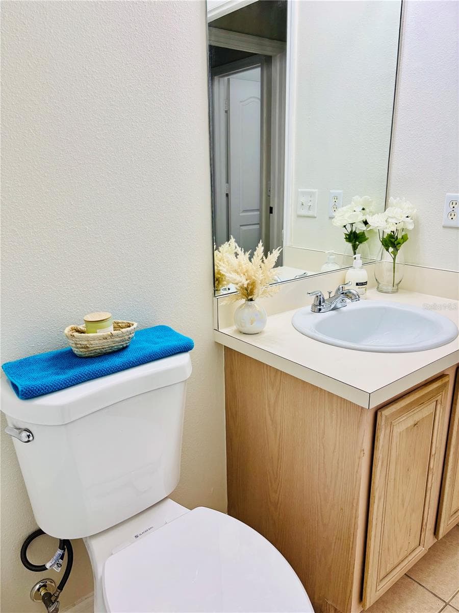 Second Bath - 20304 OAK KEY CT, TAMPA