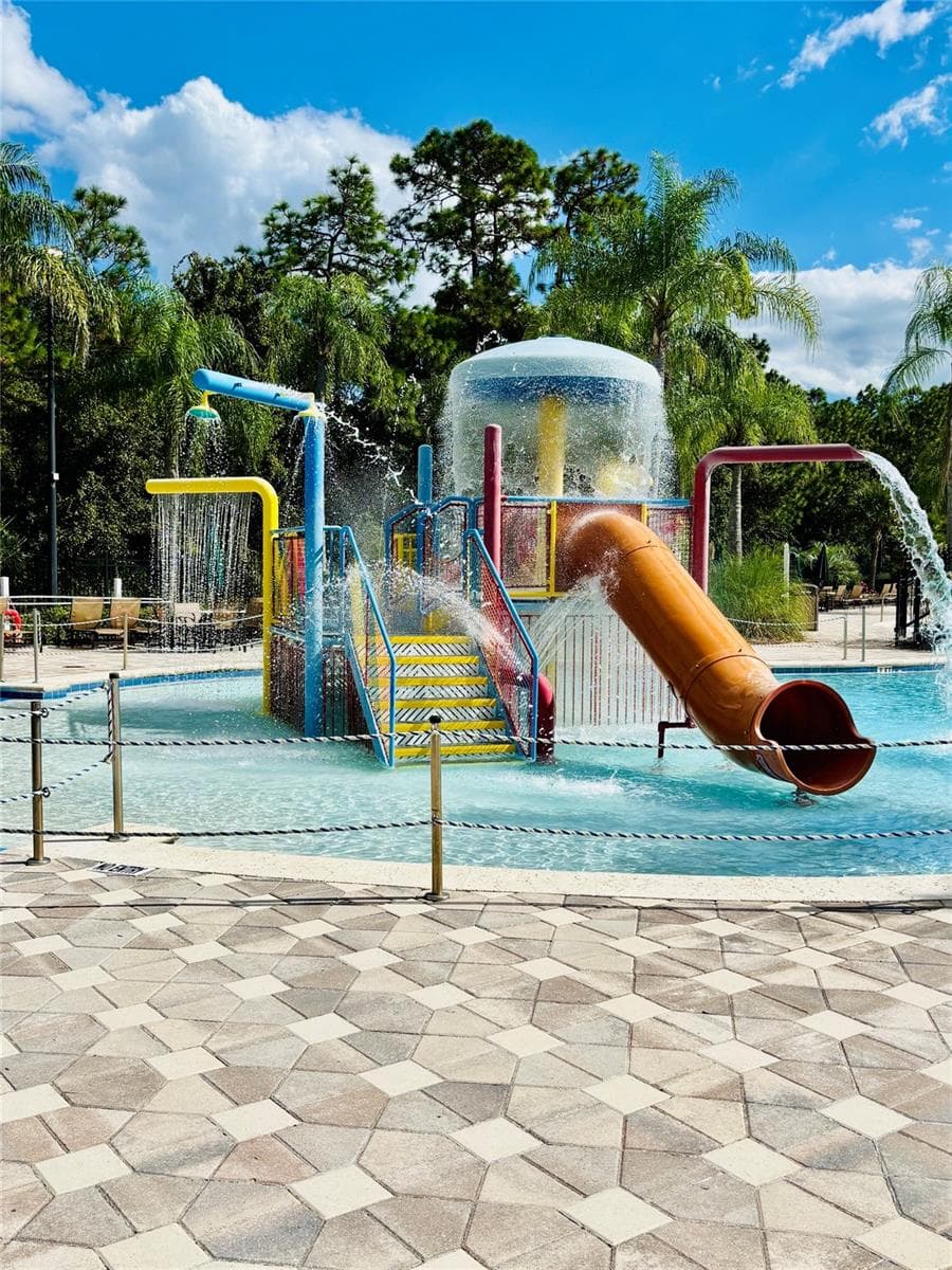 Pool with Splash Area - 20304 OAK KEY CT, TAMPA