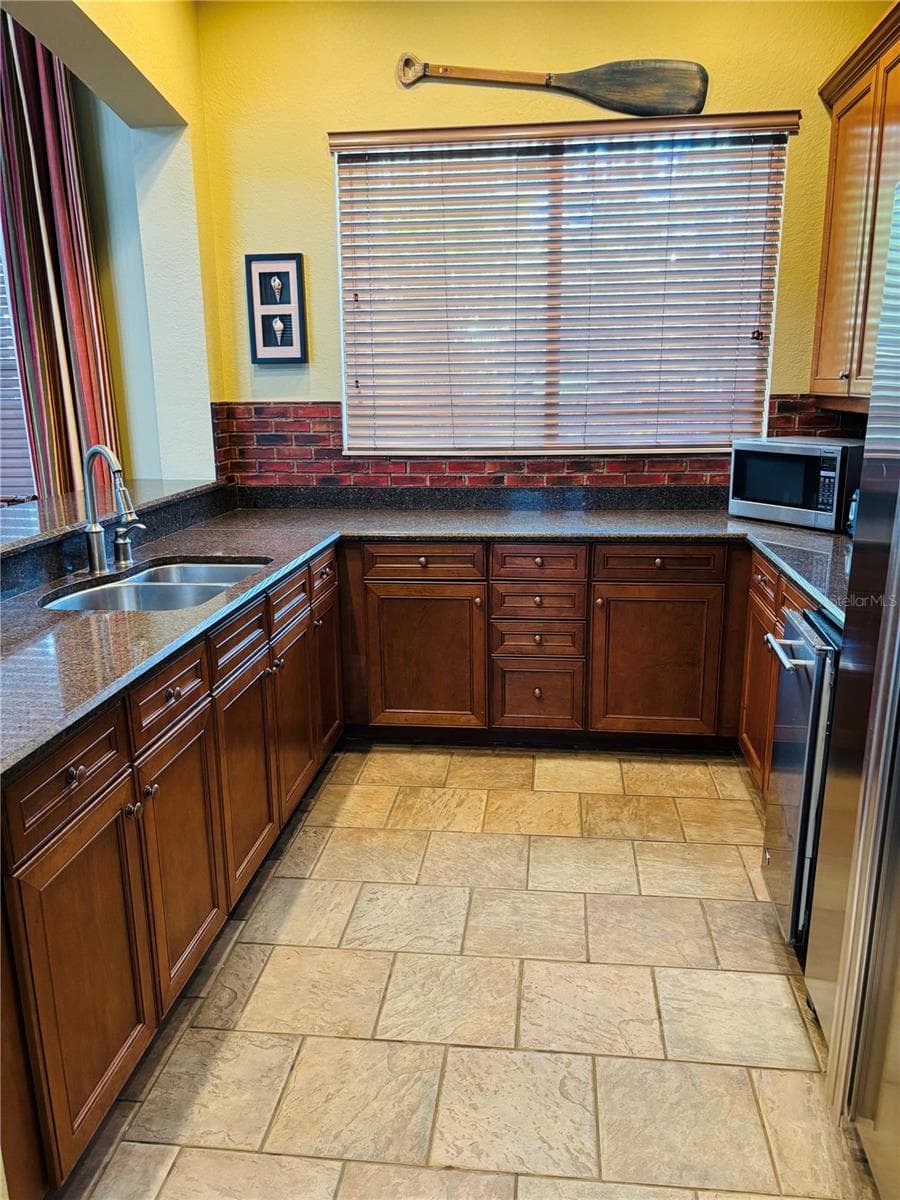 Clubhouse Kitchen - 20304 OAK KEY CT, TAMPA