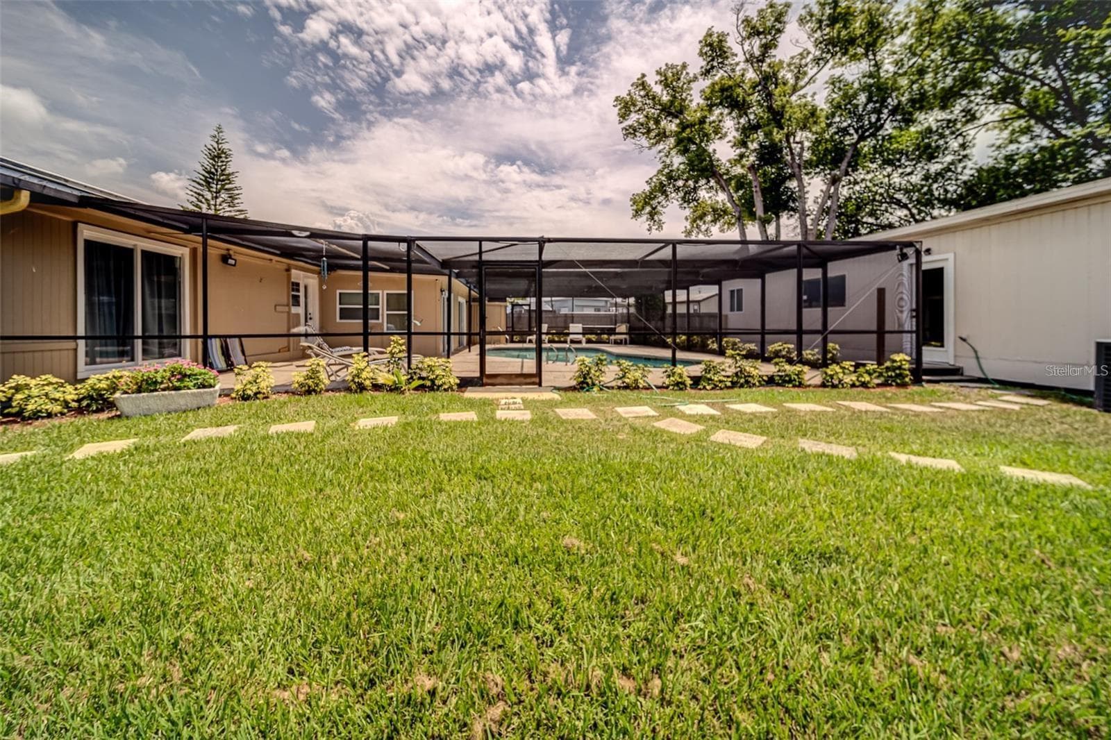 Quadruplex at 2335 EVANS RD, CLEARWATER, photo 6 of 41
