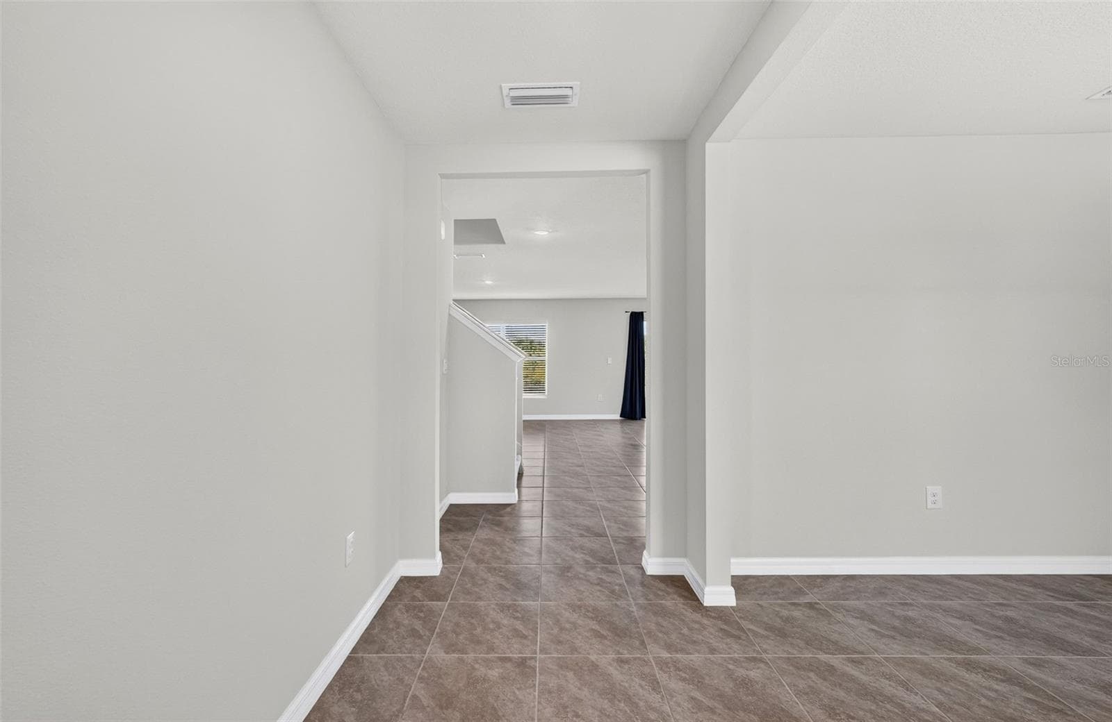 Single Family Residence at 5809 FLAGSTONE TRL, PALMETTO, photo 5 of 50