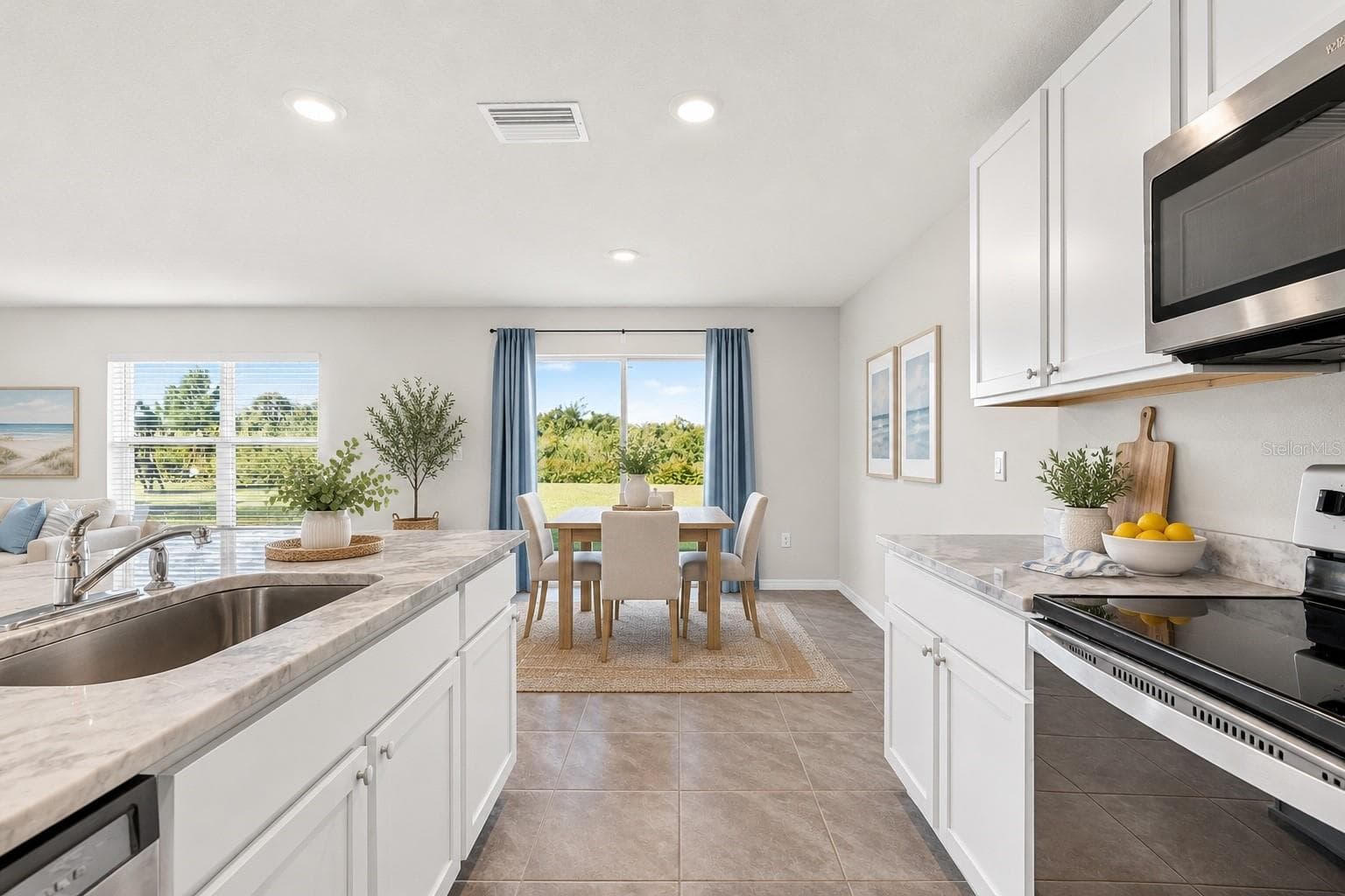 Single Family Residence at 5809 FLAGSTONE TRL, PALMETTO, photo 14 of 50