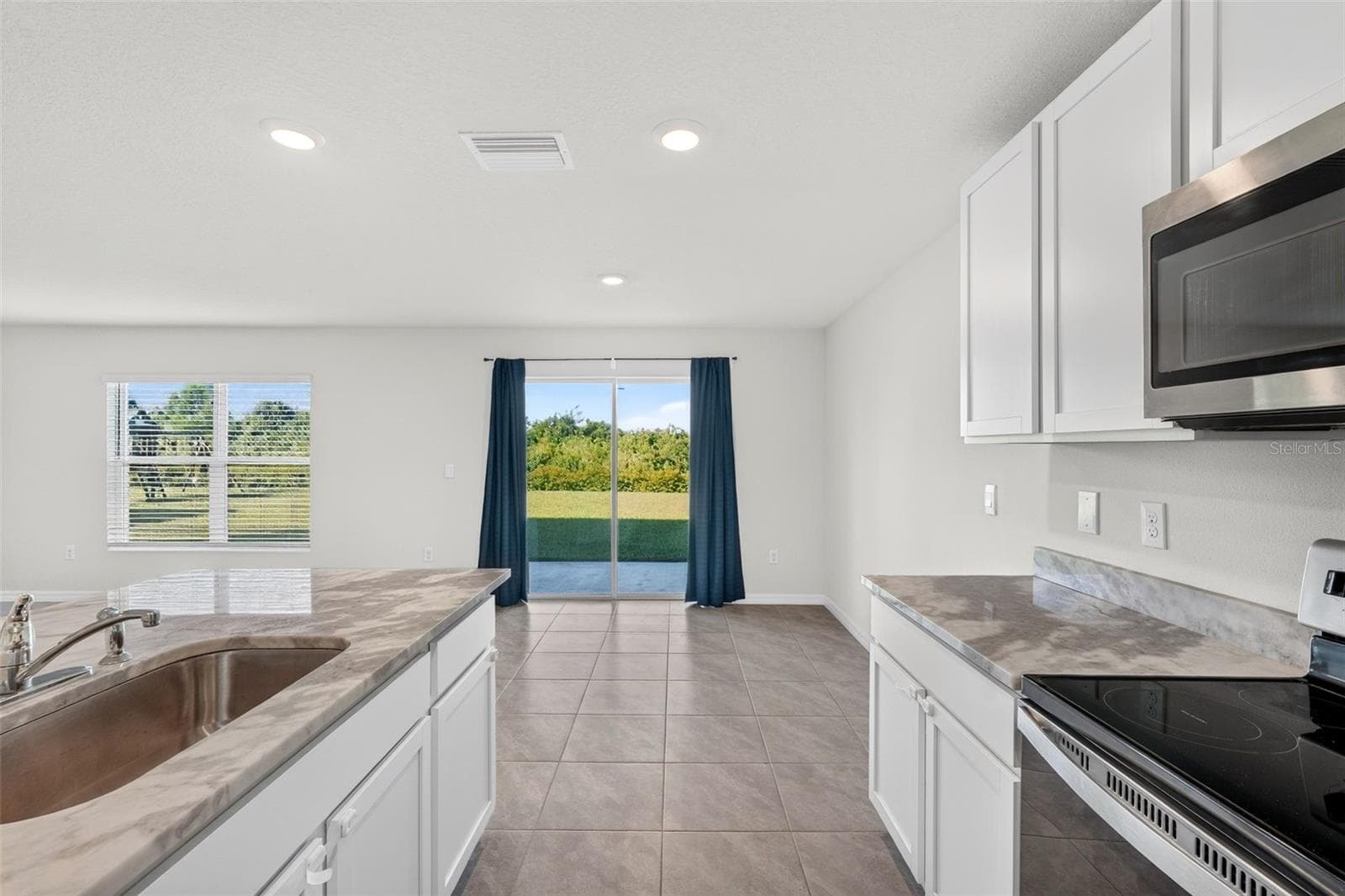 Single Family Residence at 5809 FLAGSTONE TRL, PALMETTO, photo 15 of 50