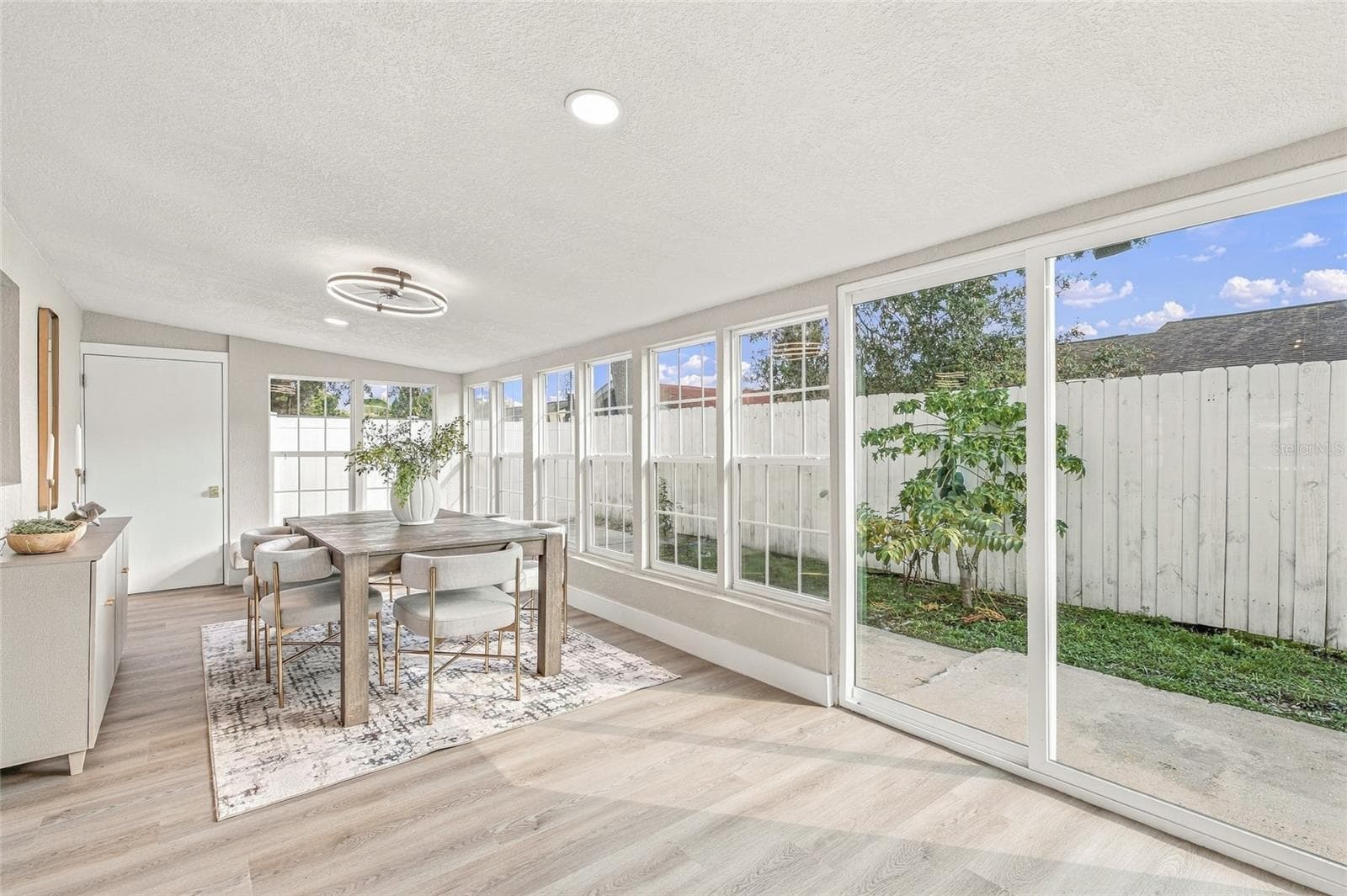 Single Family Residence at 10118 BRIARWICK CT, TAMPA, photo 12 of 36