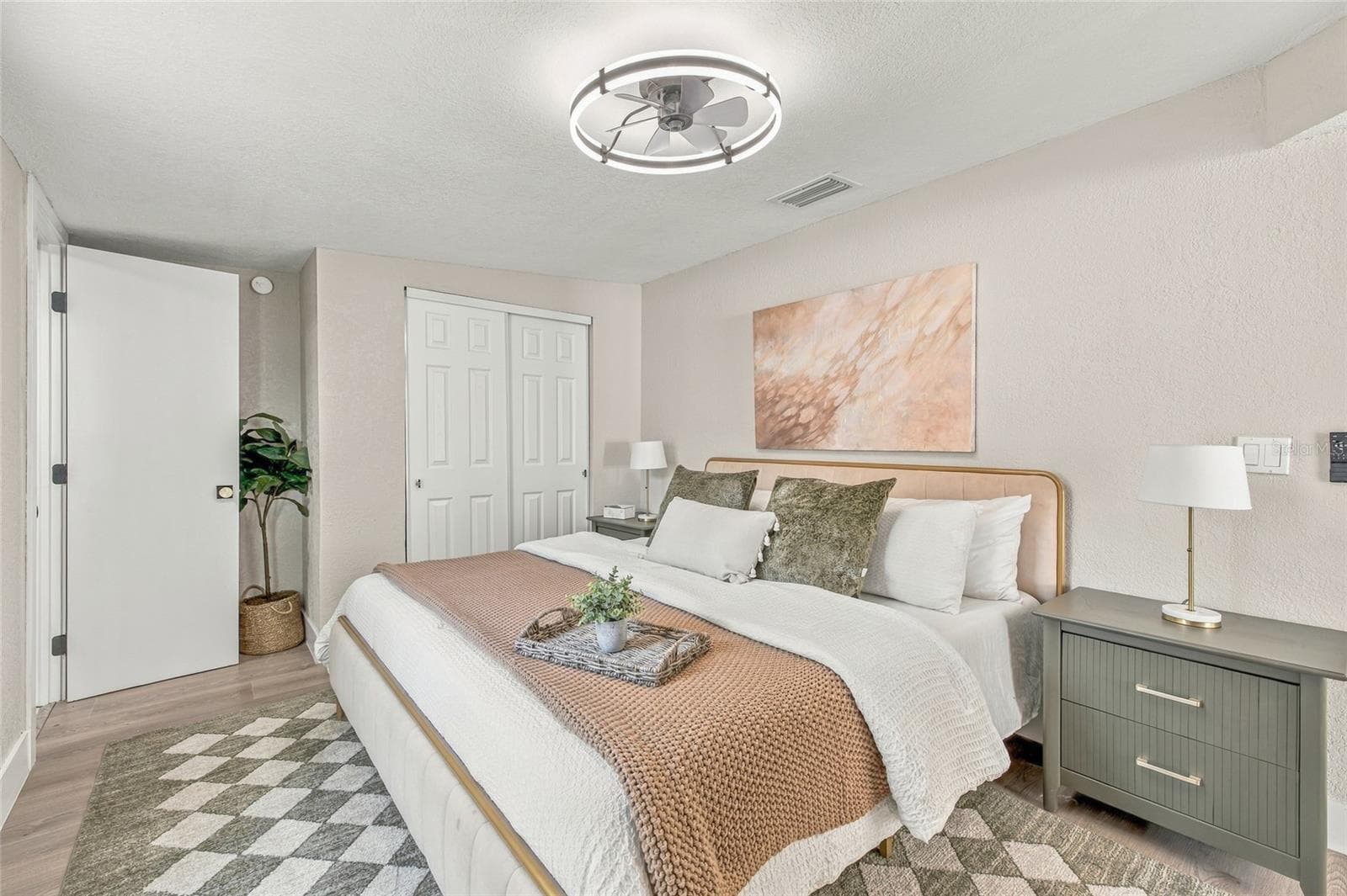 Single Family Residence at 10118 BRIARWICK CT, TAMPA, photo 15 of 36