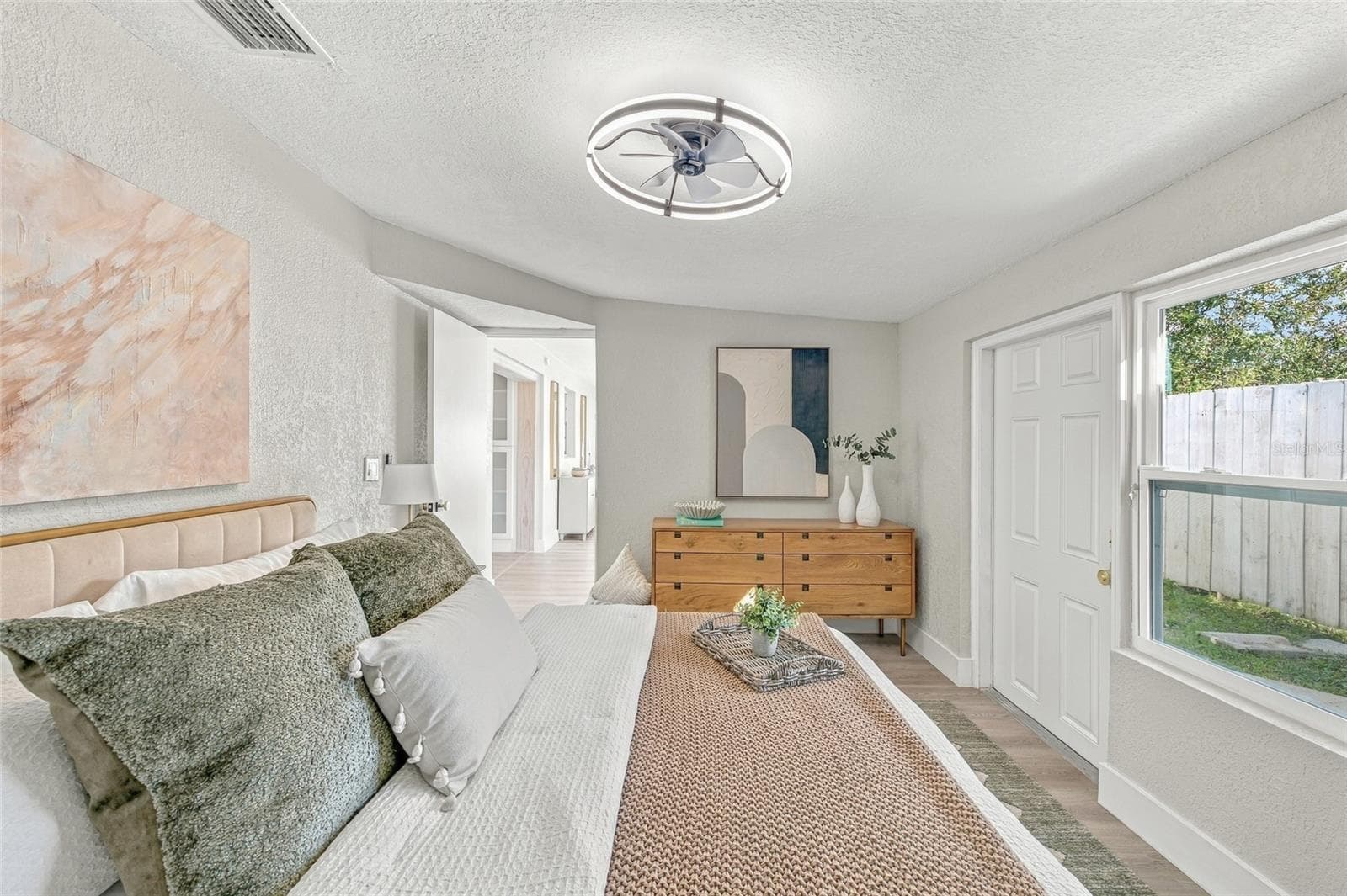 Single Family Residence at 10118 BRIARWICK CT, TAMPA, photo 17 of 36