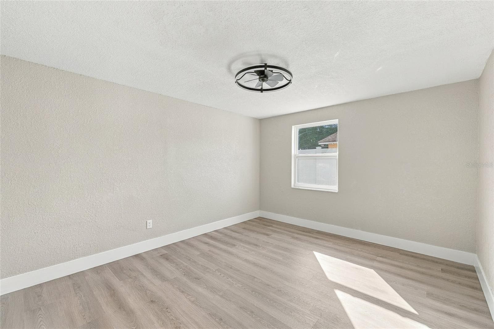Single Family Residence at 10118 BRIARWICK CT, TAMPA, photo 20 of 36