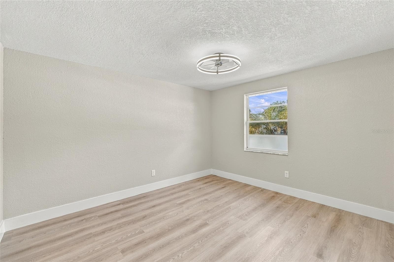 Single Family Residence at 10118 BRIARWICK CT, TAMPA, photo 22 of 36