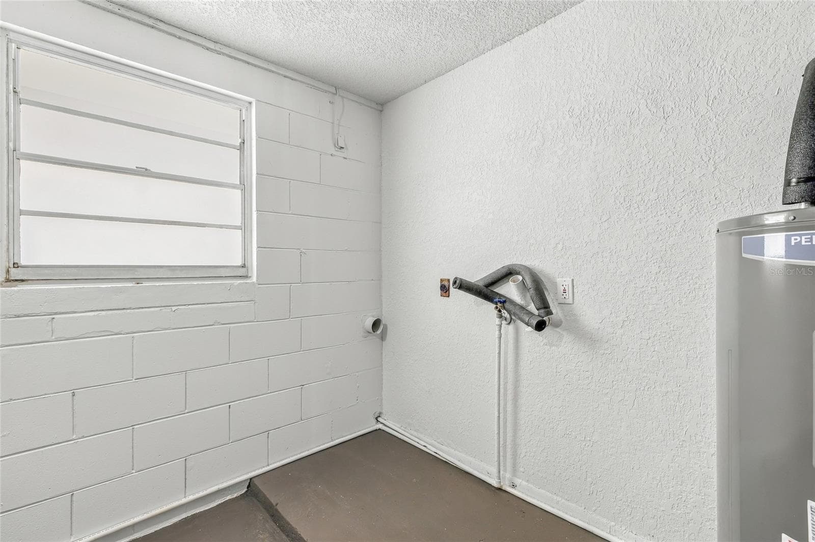 Single Family Residence at 10118 BRIARWICK CT, TAMPA, photo 26 of 36