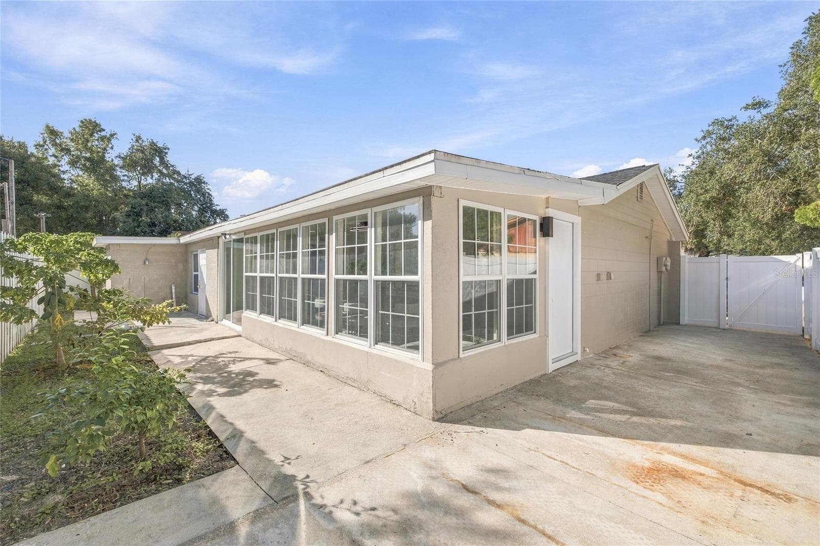 Single Family Residence at 10118 BRIARWICK CT, TAMPA, photo 27 of 36