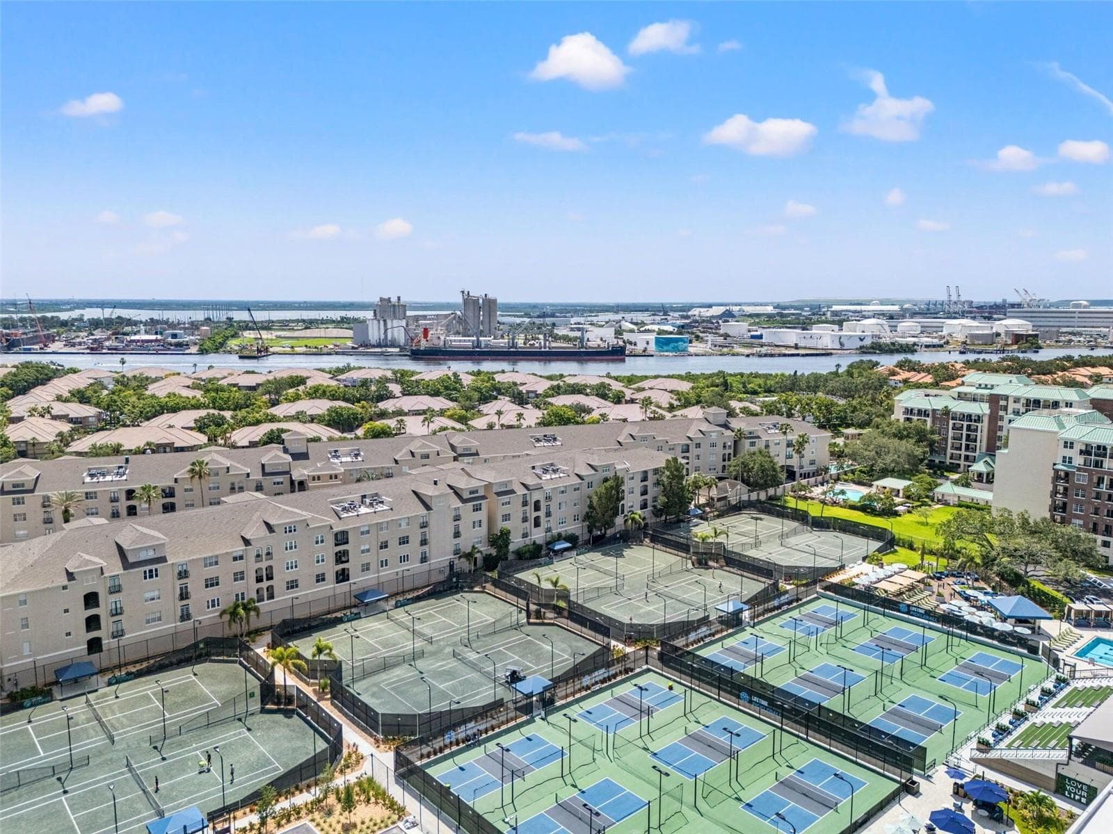 Condominium at 501 KNIGHTS RUN #2119, TAMPA, photo 34 of 43