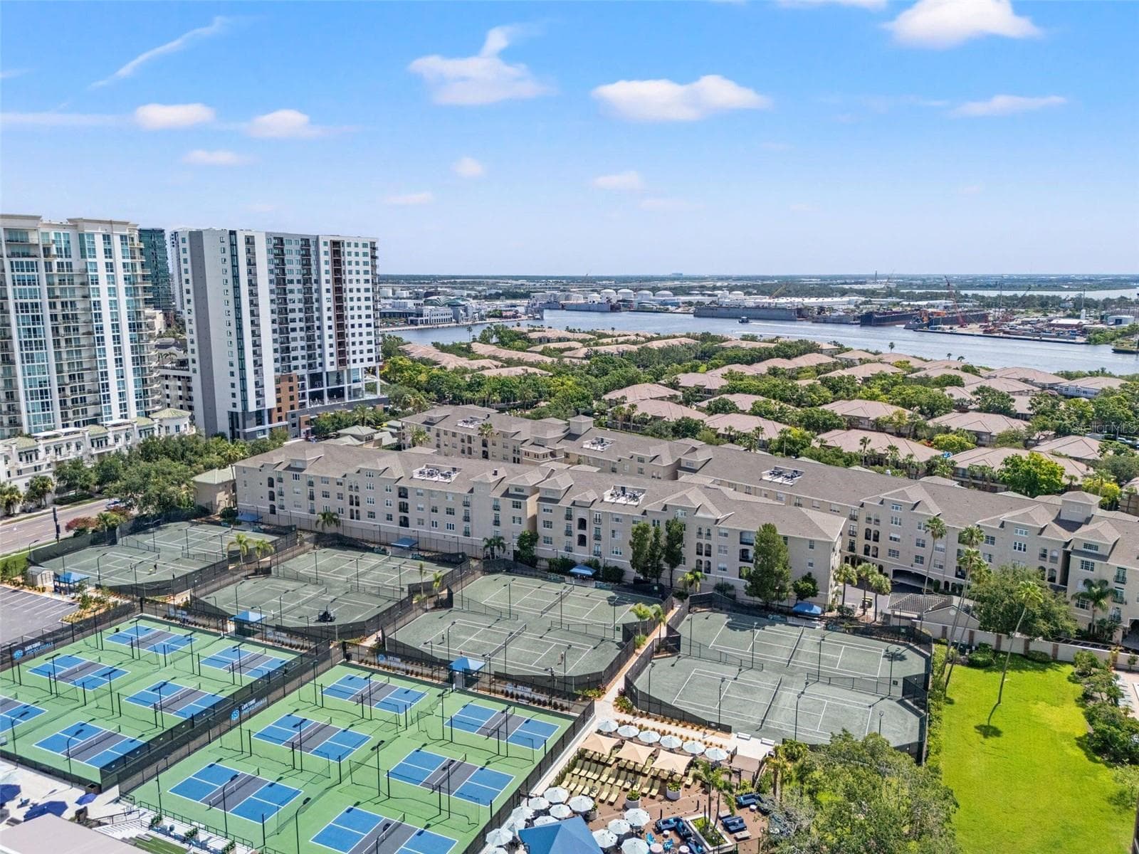 Condominium at 501 KNIGHTS RUN #2119, TAMPA, photo 36 of 43