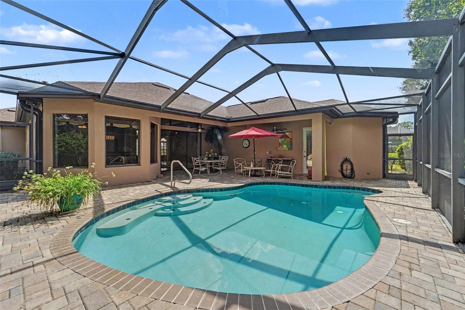 Single Family Residence at 8405 CHARLESTON DR, WEEKI WACHEE, photo 2 of 63