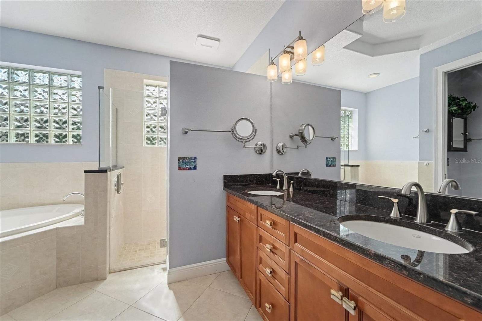 Single Family Residence at 8405 CHARLESTON DR, WEEKI WACHEE, photo 9 of 63