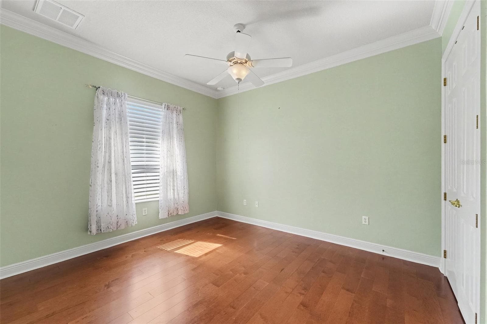Single Family Residence at 8405 CHARLESTON DR, WEEKI WACHEE, photo 25 of 63