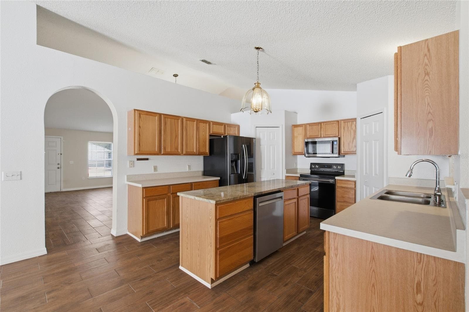 Single Family Residence at 760 PALAISEAU CT, KISSIMMEE, photo 8 of 44
