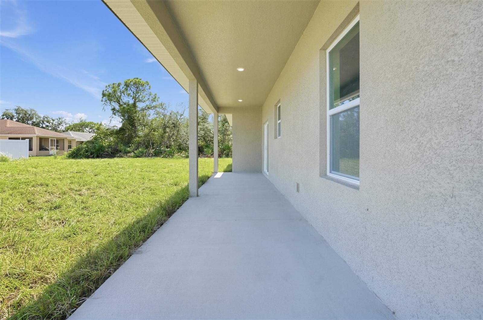 Single Family Residence at 806 LOLA DR, SEBRING, photo 4 of 38