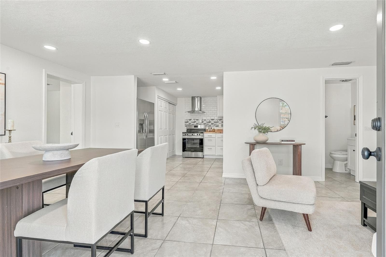 Single Family Residence at 4544 W MINNEHAHA ST, TAMPA, photo 2 of 39