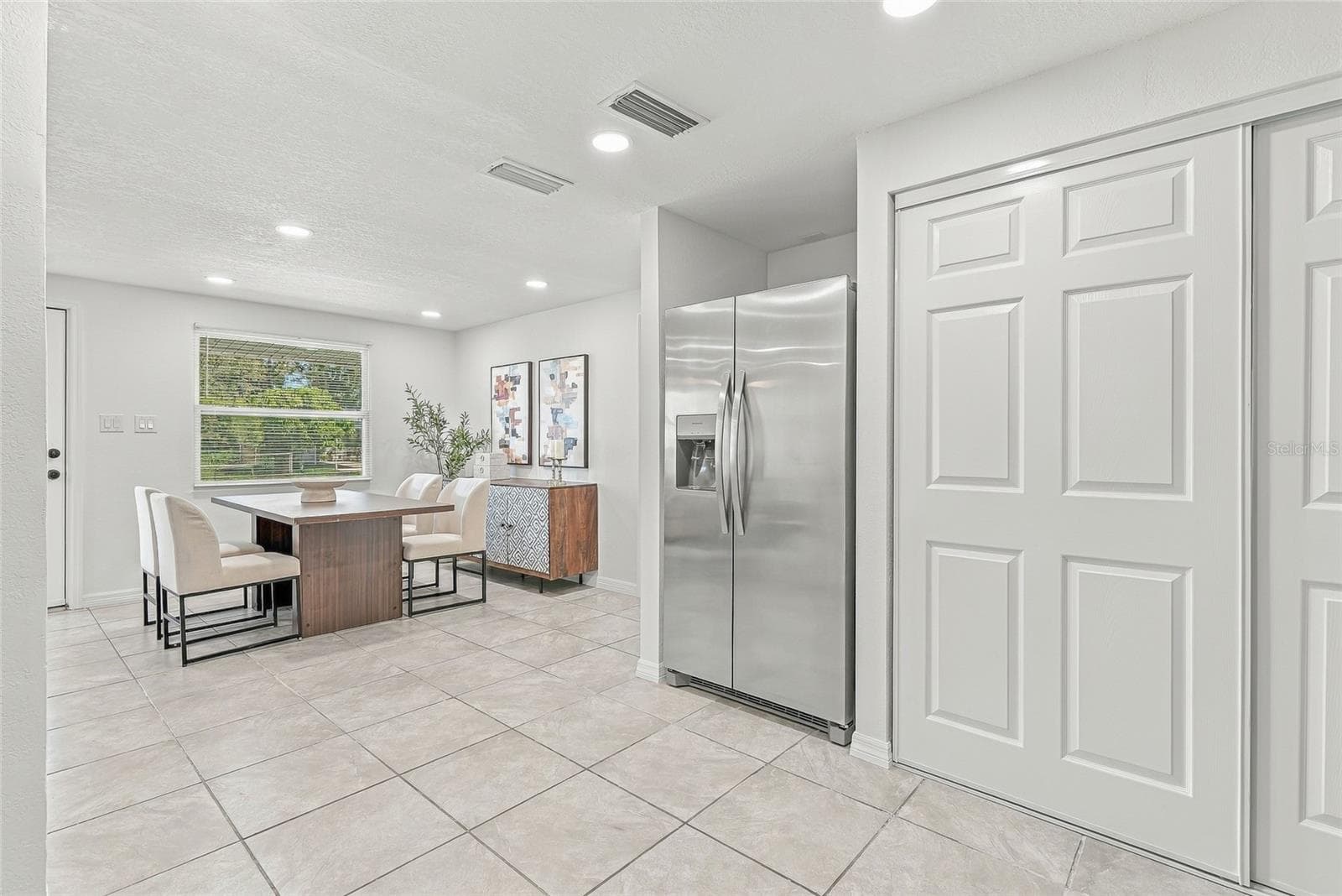 Single Family Residence at 4544 W MINNEHAHA ST, TAMPA, photo 9 of 39