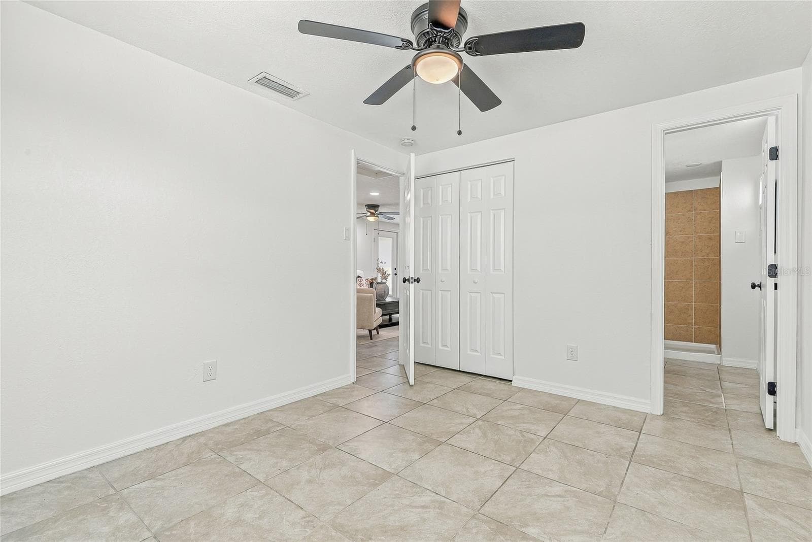 Single Family Residence at 4544 W MINNEHAHA ST, TAMPA, photo 17 of 39
