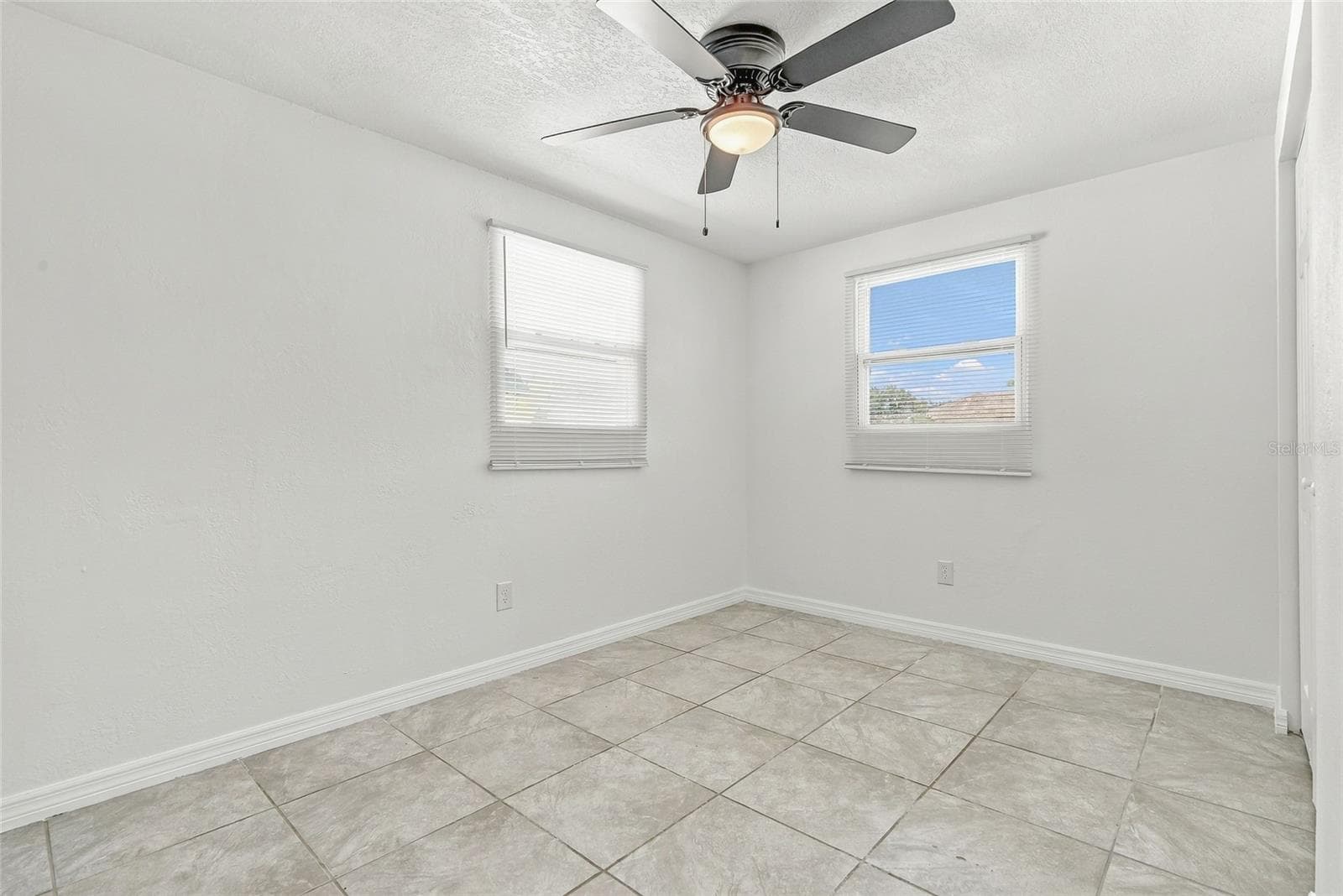 Single Family Residence at 4544 W MINNEHAHA ST, TAMPA, photo 21 of 39