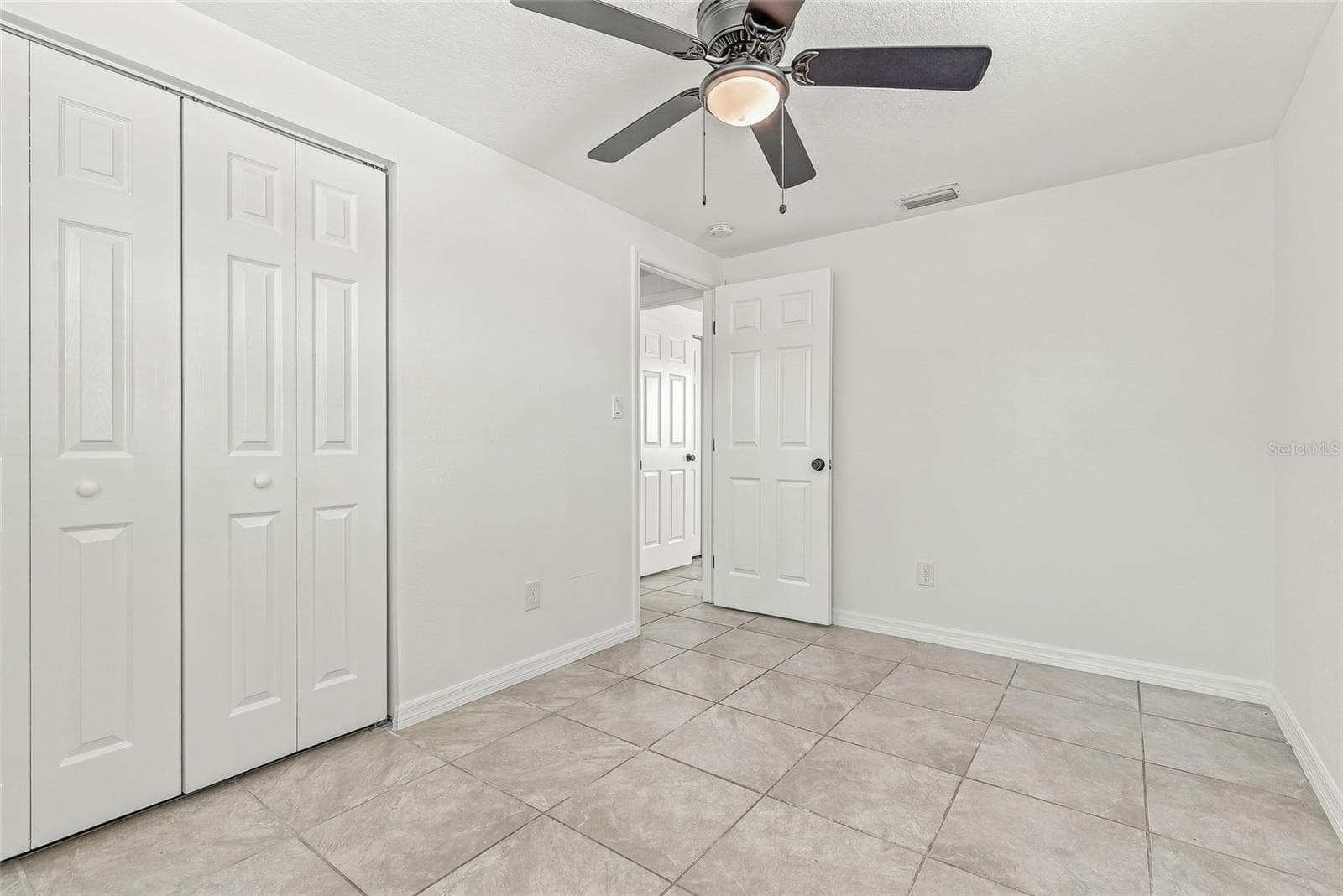 Single Family Residence at 4544 W MINNEHAHA ST, TAMPA, photo 22 of 39