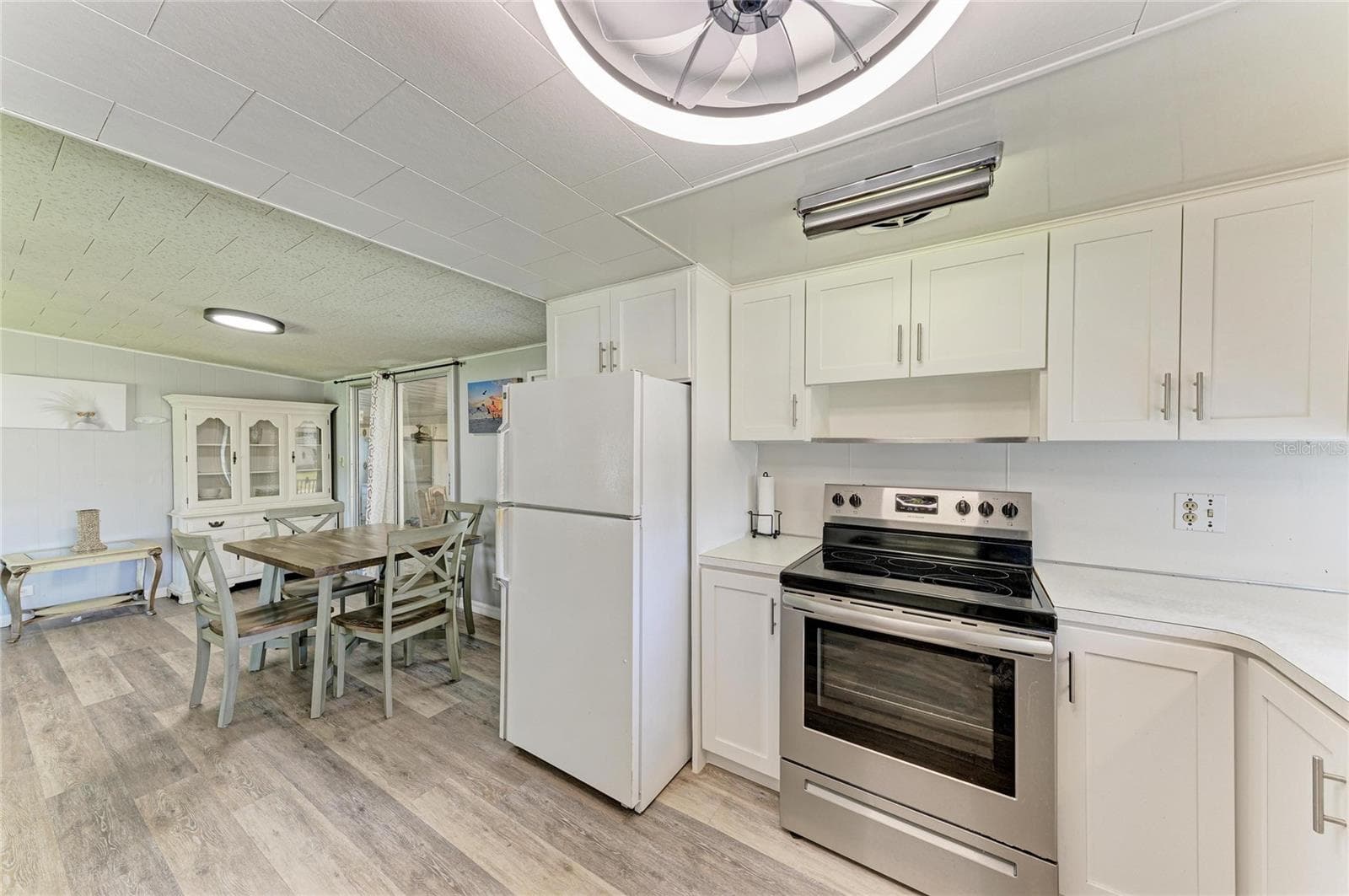 Mobile Home at 4924 OAKLAND HILLS AVE, SARASOTA, photo 16 of 85