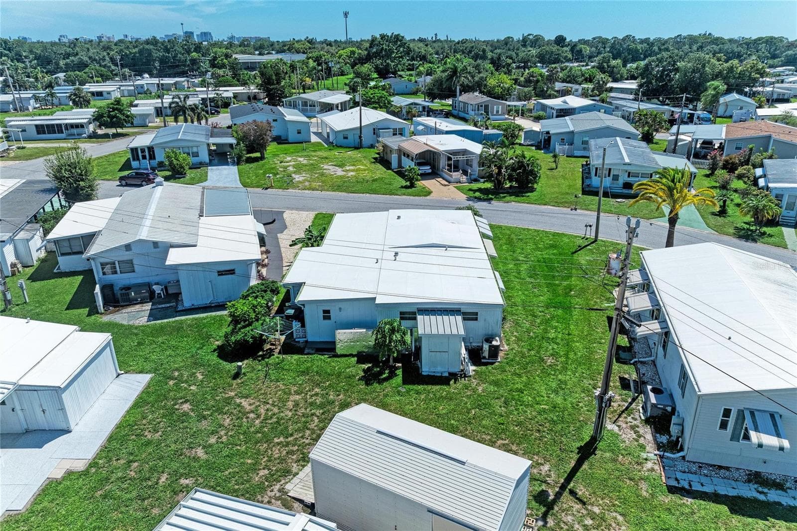 Mobile Home at 4924 OAKLAND HILLS AVE, SARASOTA, photo 39 of 85