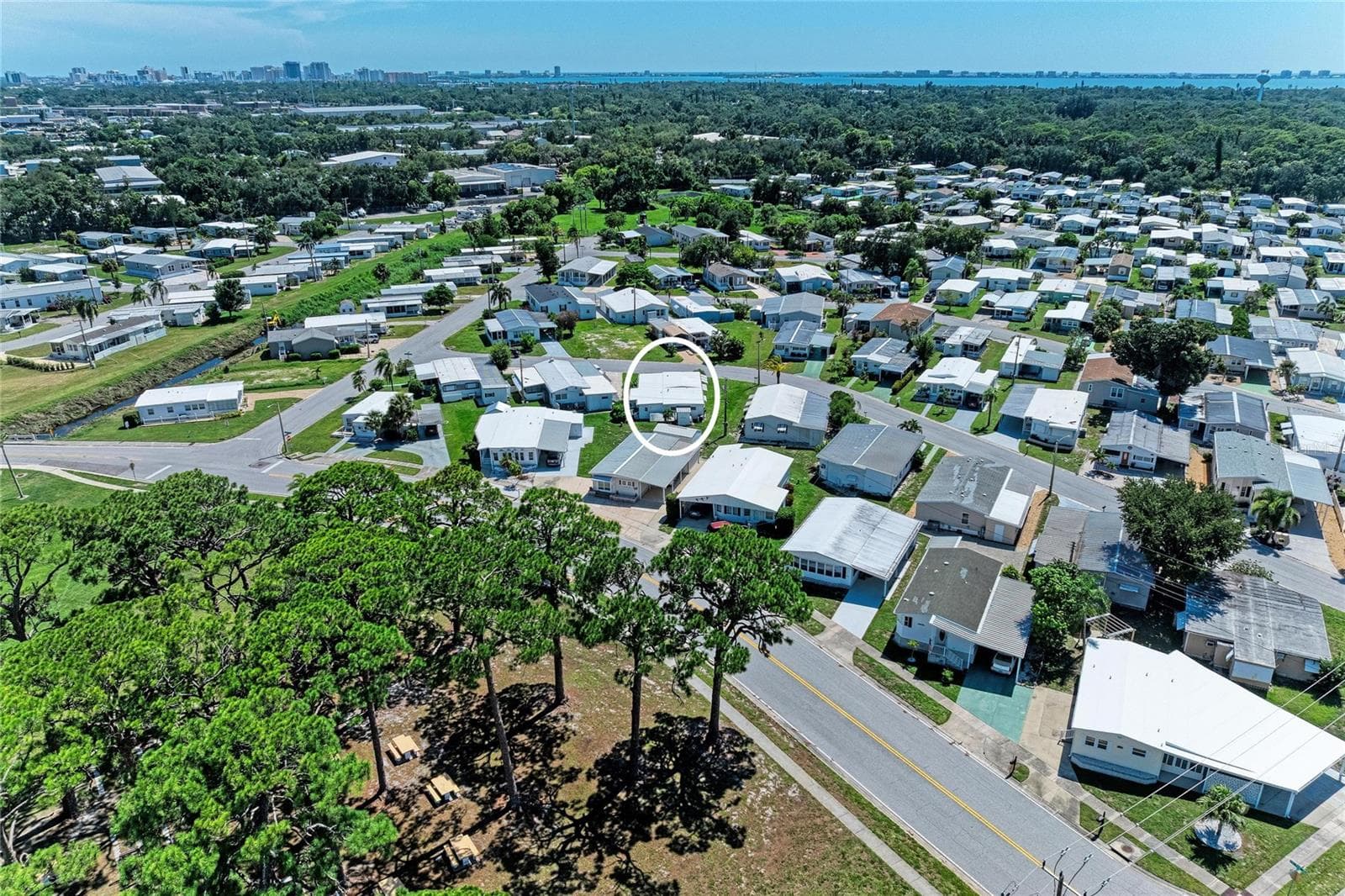 Mobile Home at 4924 OAKLAND HILLS AVE, SARASOTA, photo 40 of 85