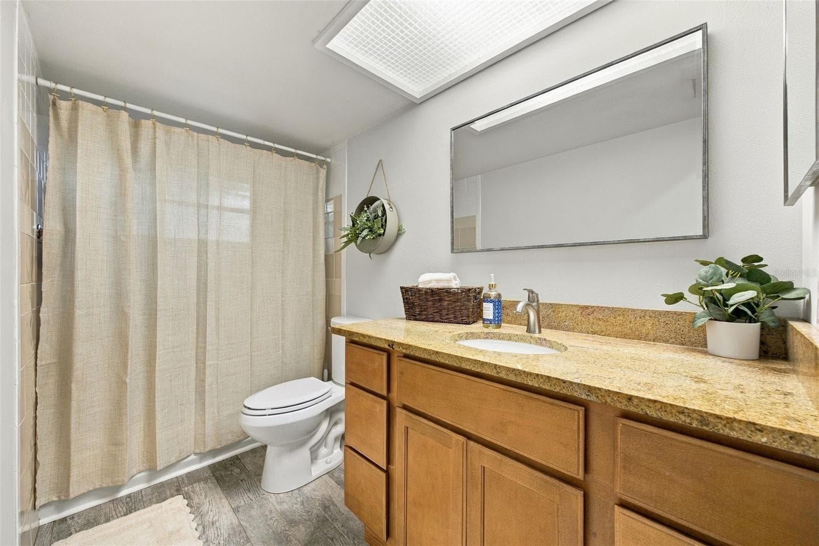 Primary Bathroom - 19709 HIAWATHA RD, ODESSA