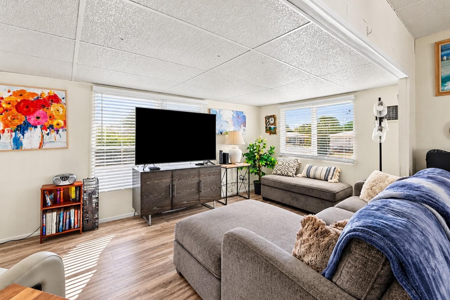 Fully furnished home! - 37332 SANDRA AVE, ZEPHYRHILLS