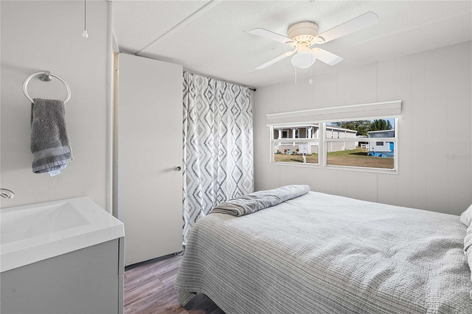 Primary bedroom. - 37332 SANDRA AVE, ZEPHYRHILLS