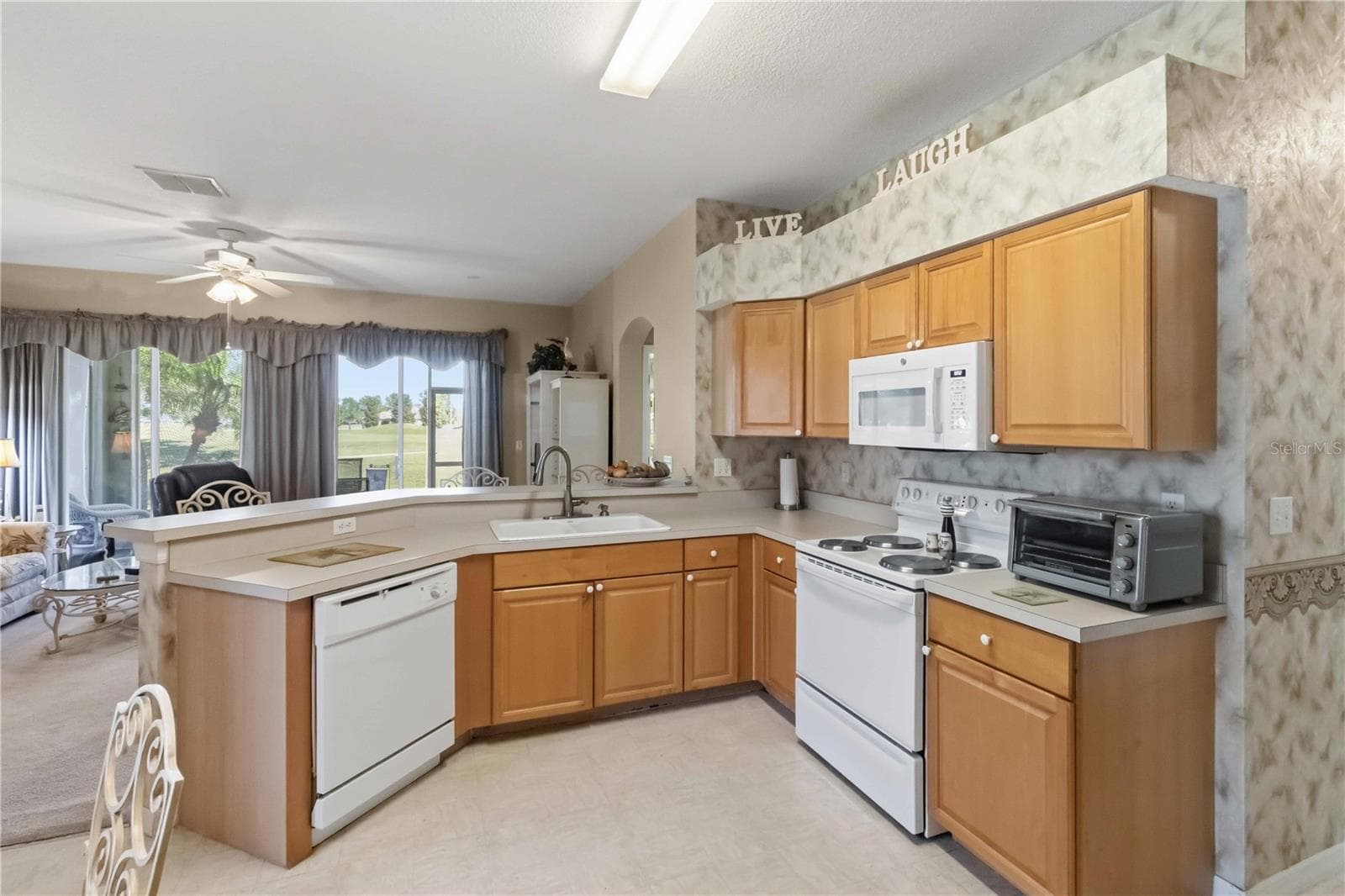 Condominium at 2127 ACADIA GREENS DR #'N/A", SUN CITY CENTER, photo 8 of 41