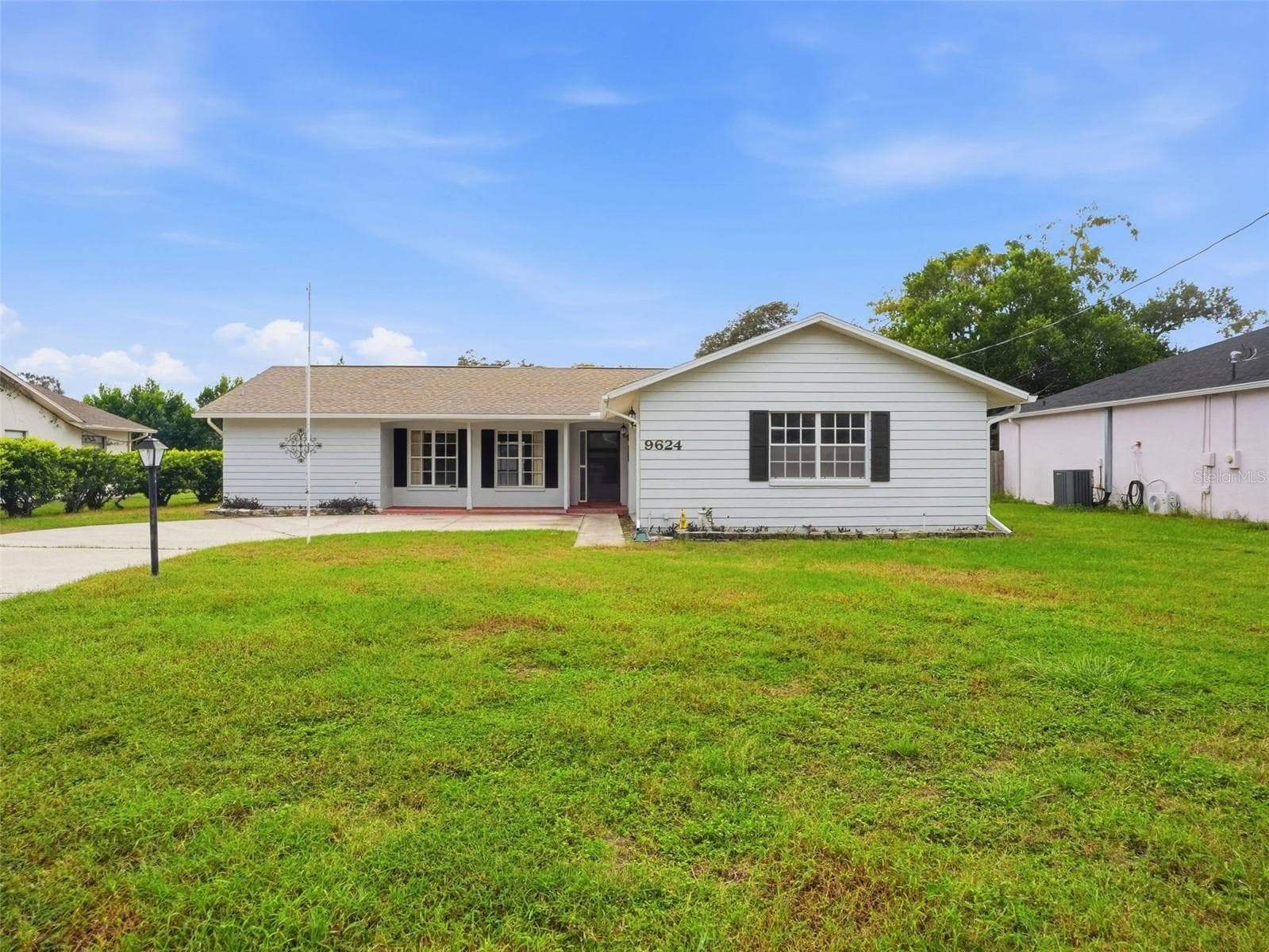 Single Family Residence at 9624 HORIZON DR, SPRING HILL, photo 2 of 33