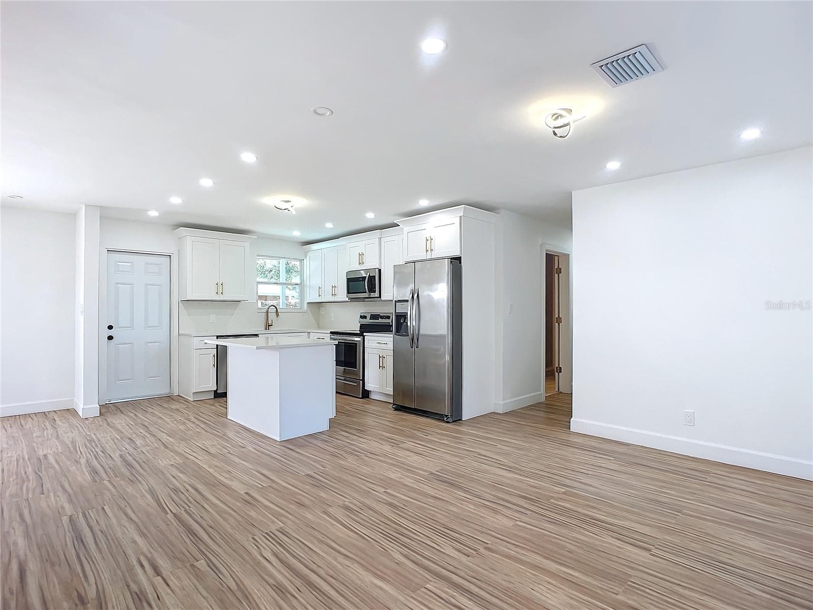 Single Family Residence at 1428 MARGINA AVE, DAYTONA BEACH, photo 8 of 35