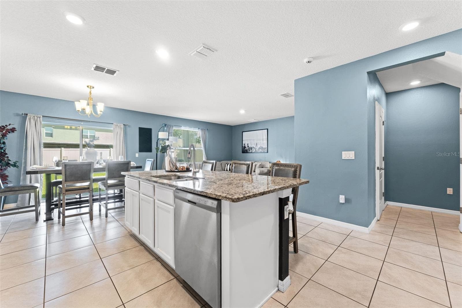 Single Family Residence at 3725 HOLLY GROVE LN, MOUNT DORA, photo 6 of 33