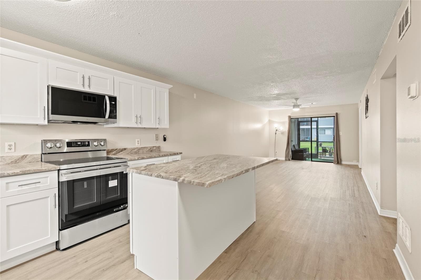 Condominium at 6033 34TH ST W #83, BRADENTON, photo 3 of 22