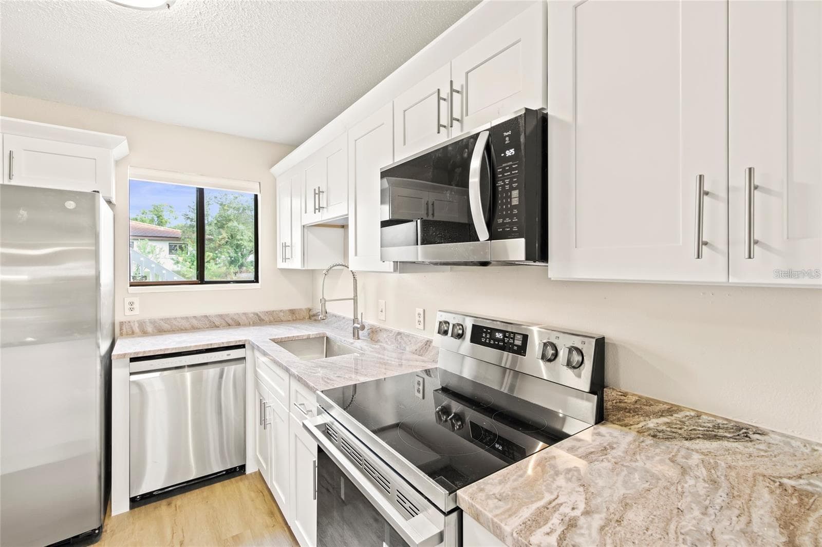 Condominium at 6033 34TH ST W #83, BRADENTON, photo 5 of 22