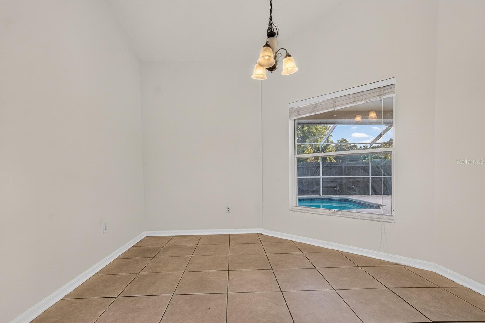 Dinette - 10527 SAN TRAVASO DR, TAMPA